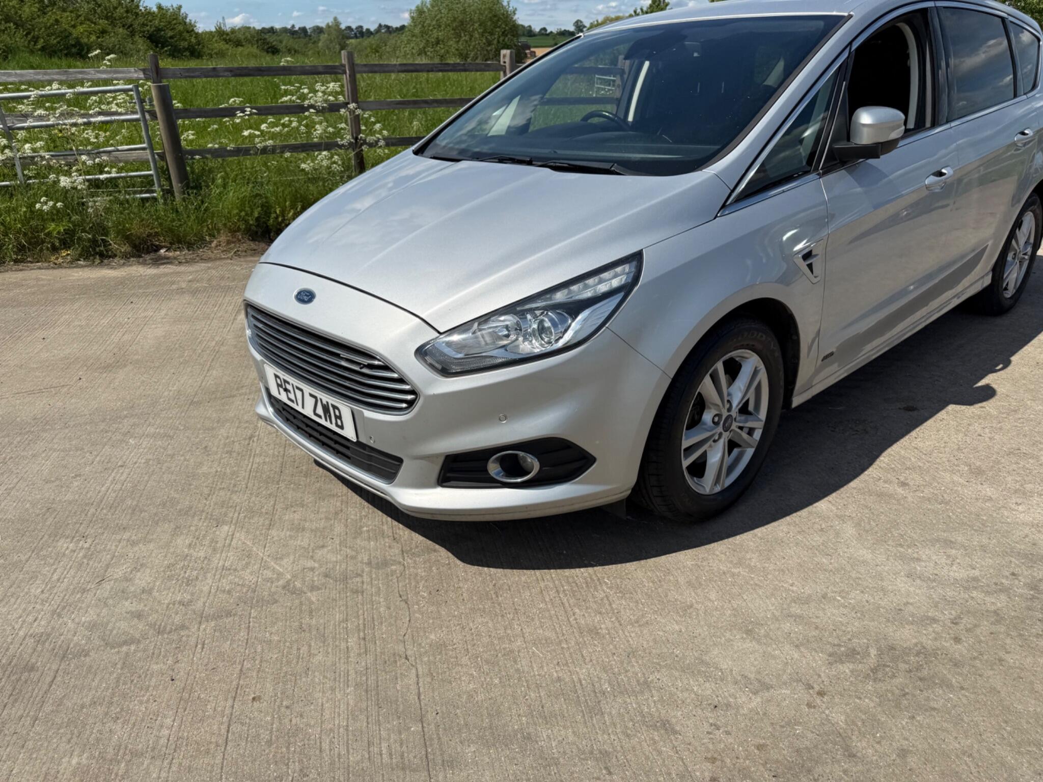 Ford S-Max 2.0 TDCi Titanium Euro 6 (s/s) 5dr — photo 59 of 102